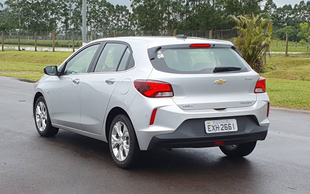 Chevrolet Onix Hatch 2020 chega com mais esportividade